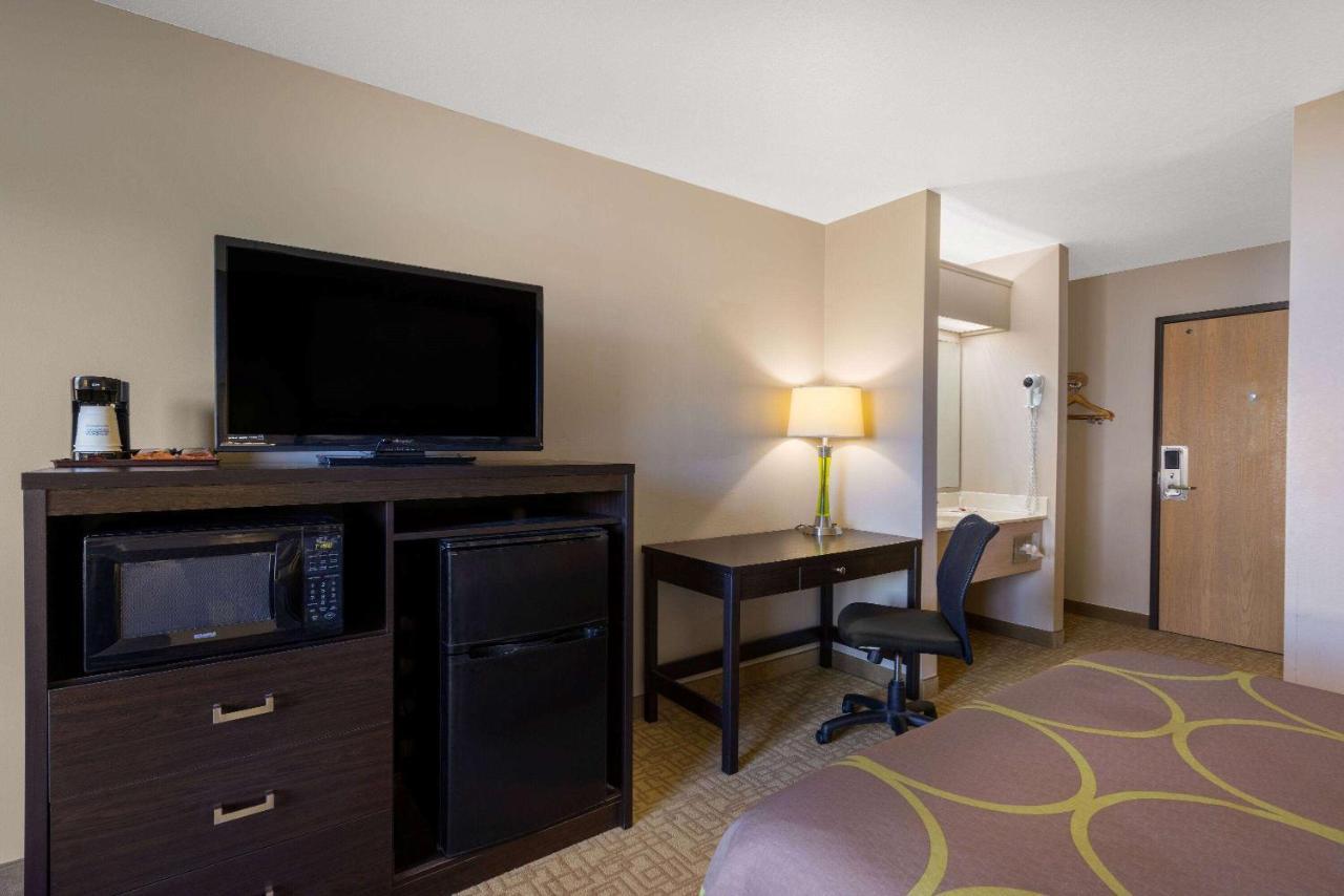 Super 8 By Wyndham Jackson Mn Hotell Exteriör bild
