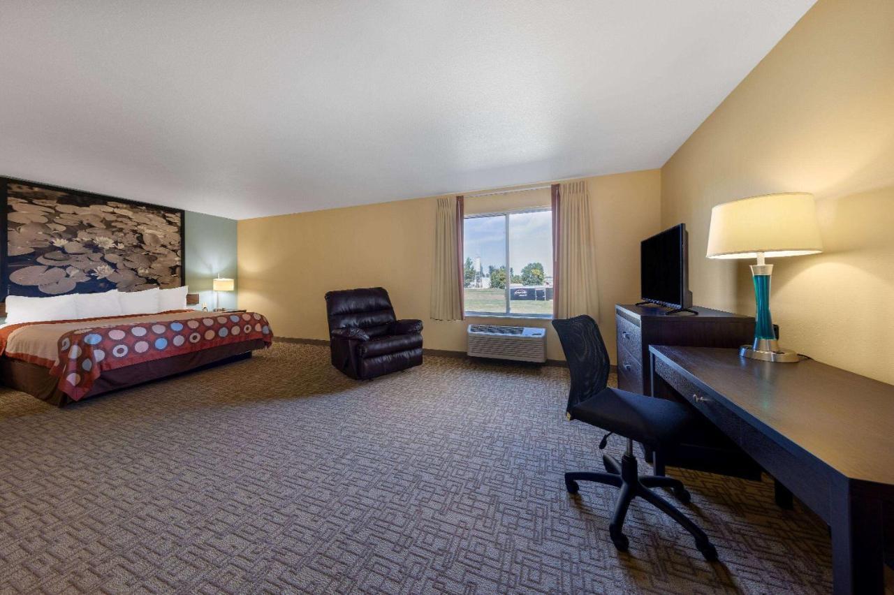 Super 8 By Wyndham Jackson Mn Hotell Exteriör bild