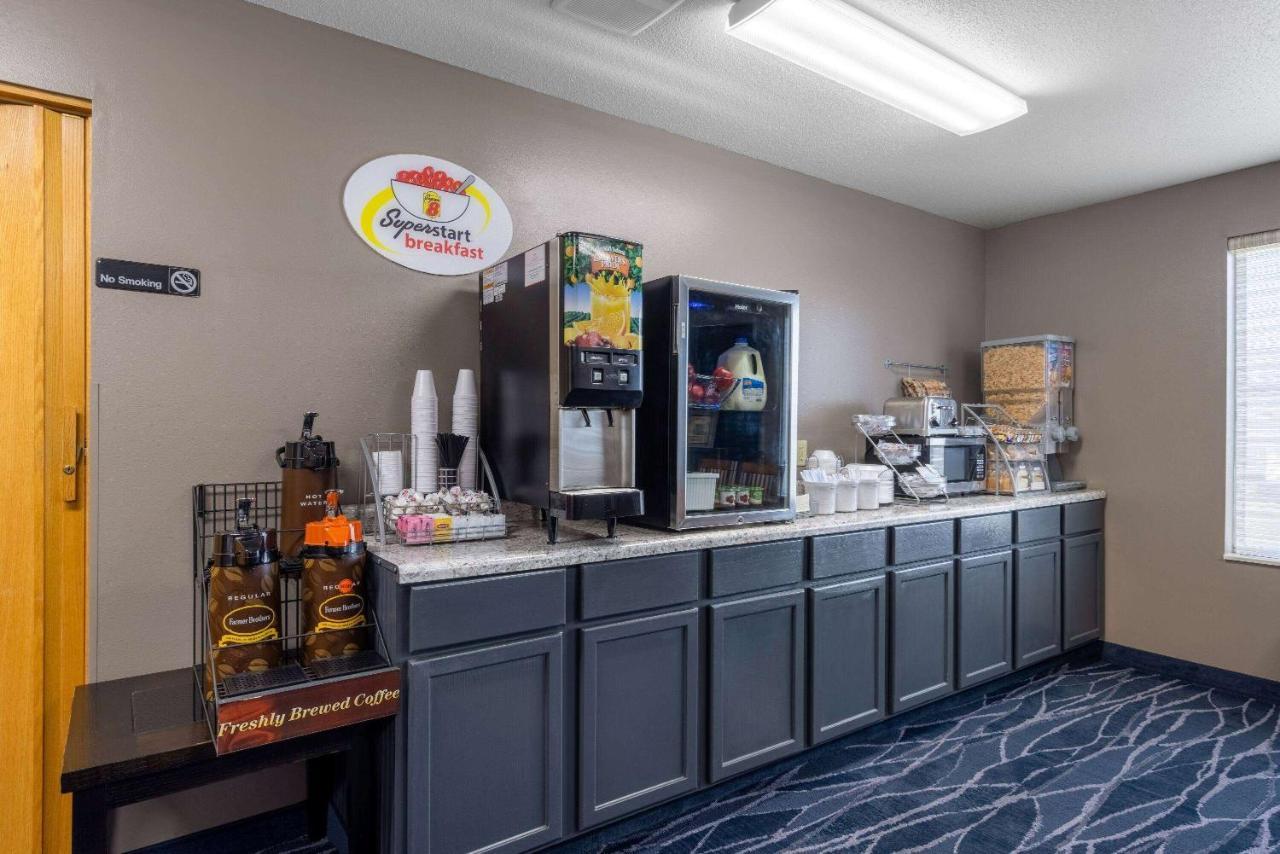 Super 8 By Wyndham Jackson Mn Hotell Exteriör bild